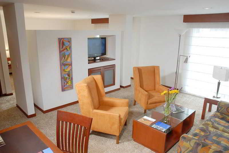 Nh Bogota Pavillon Royal Hotell Exteriör bild